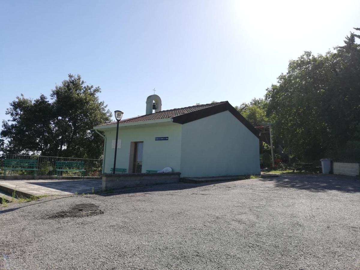Casa A Montebello Di Bertona Con Vista Gran Sassoヴィラ エクステリア 写真