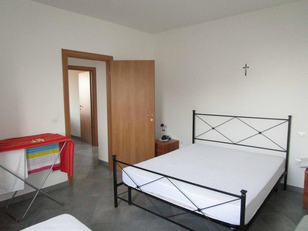 Casa A Montebello Di Bertona Con Vista Gran Sassoヴィラ エクステリア 写真