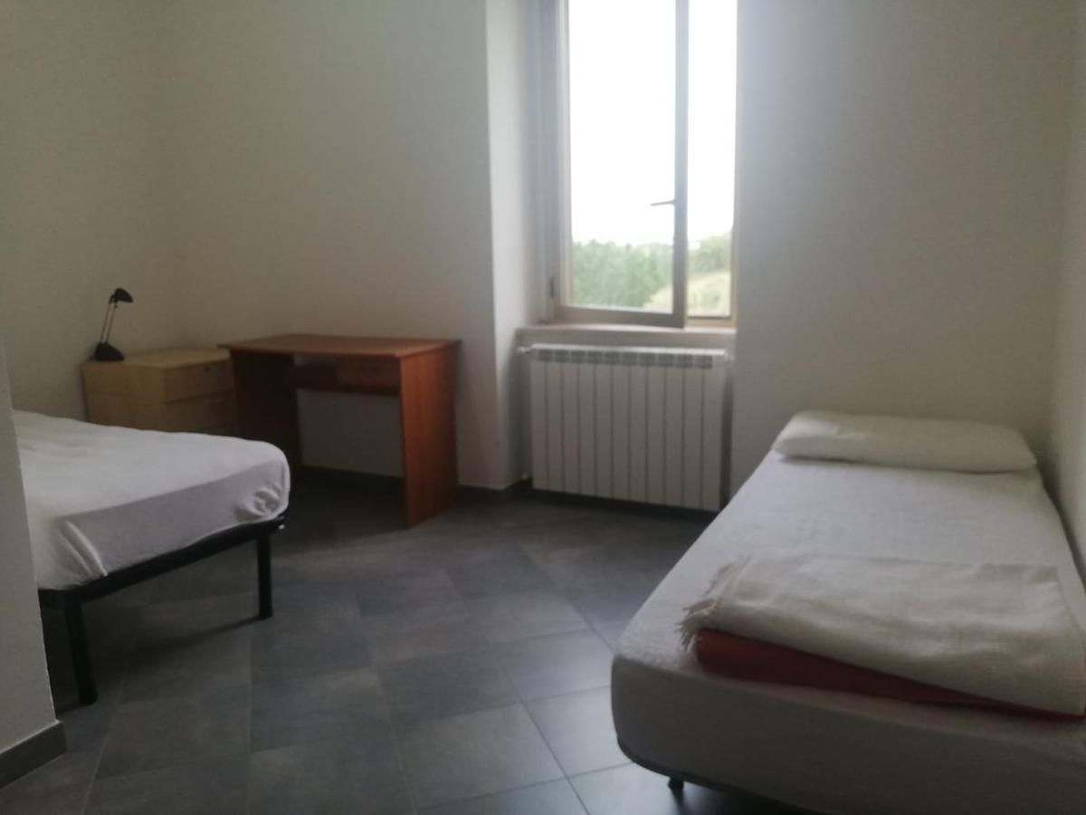 Casa A Montebello Di Bertona Con Vista Gran Sassoヴィラ エクステリア 写真